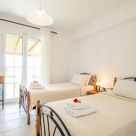 فيلة Kleismata Sleeps 4 *