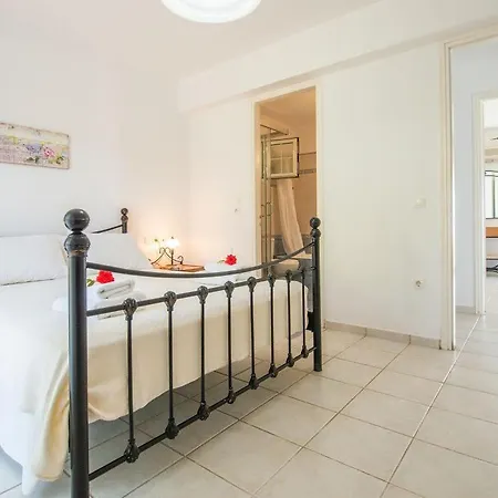Kleismata Sleeps 4 *