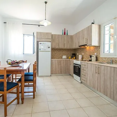Kleismata Sleeps 4 *